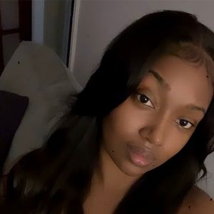 Meet your Posher, Nella